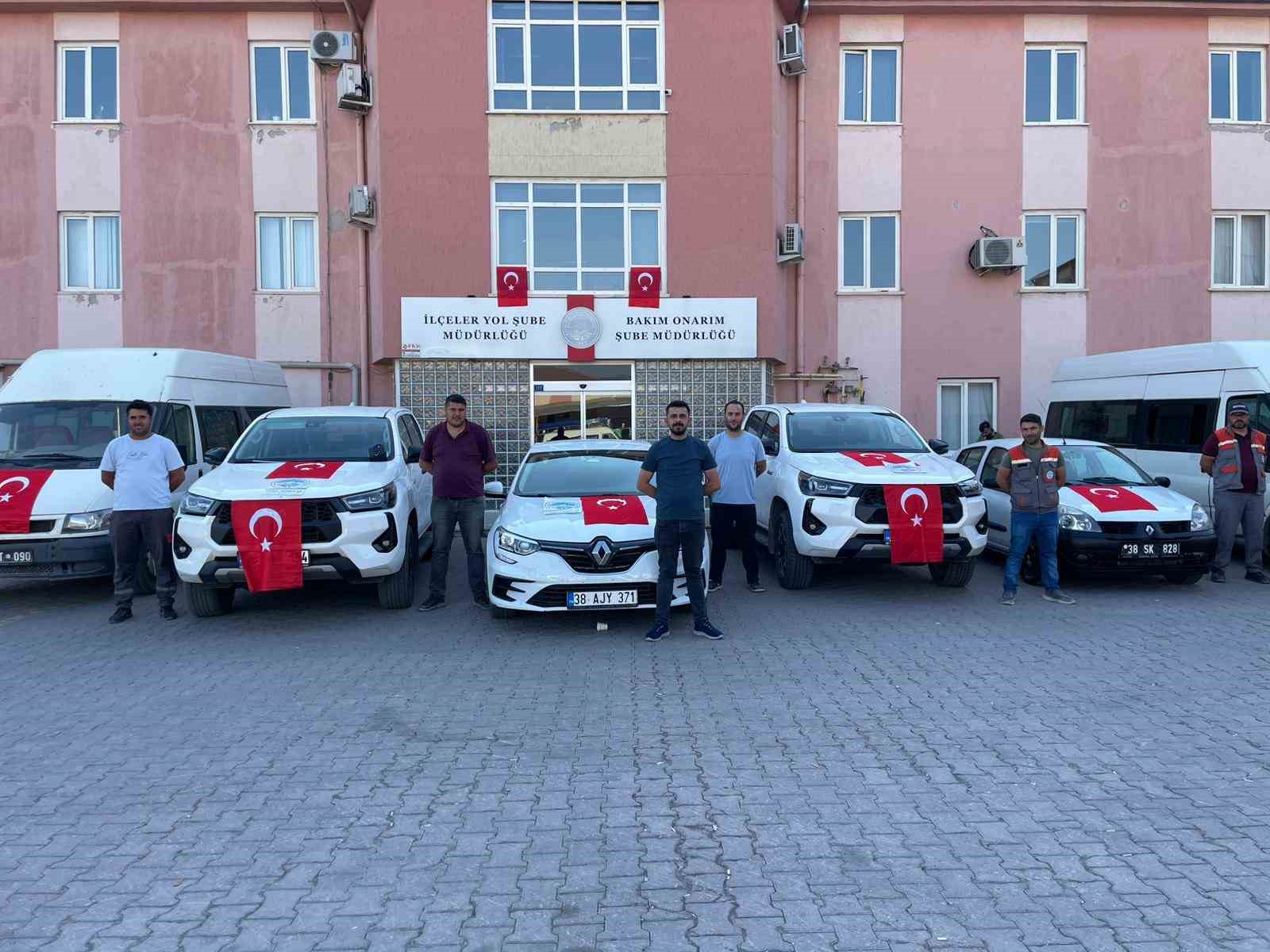 Kayseri Büyükşehir Belediyesi, şehri Türk Bayrakları ile donattı 