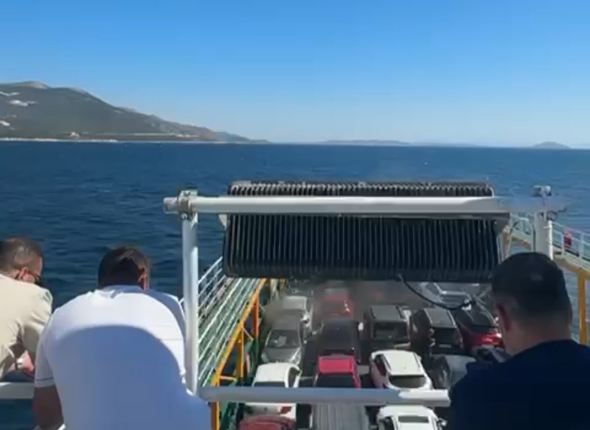 Marmara Adası açıklarında yangın çıkam feribotta can pazarı: 200 yolcu tahliye ediliyor 