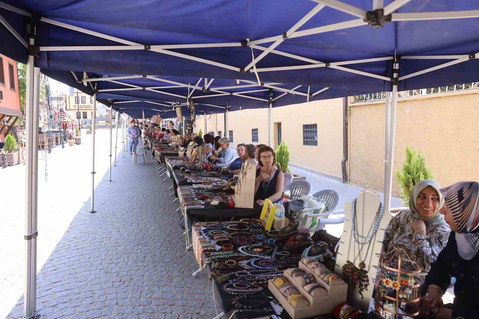 El emeği göz nuru ürünler Hicri Sezen’de ziyaretçilerini bekliyor 