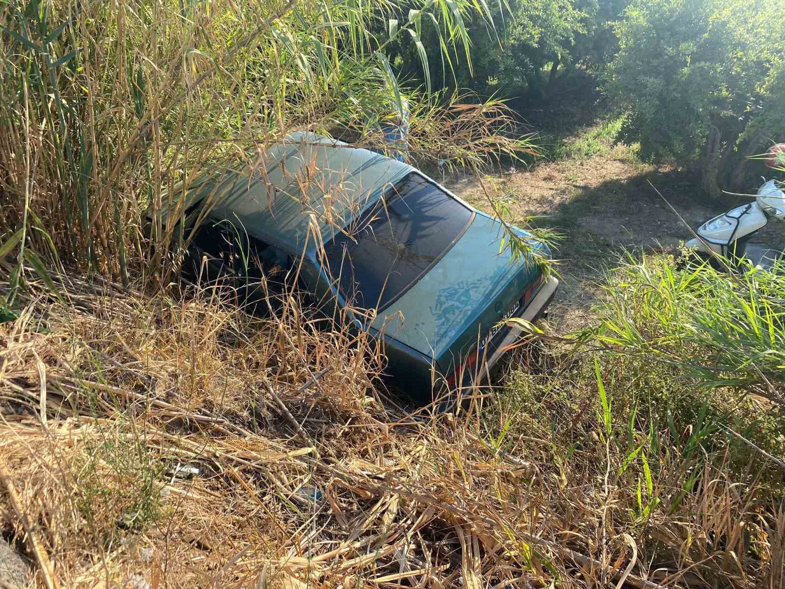 Antalya’da otomobil şarampole uçtu: Anne ve kızı yaralandı 