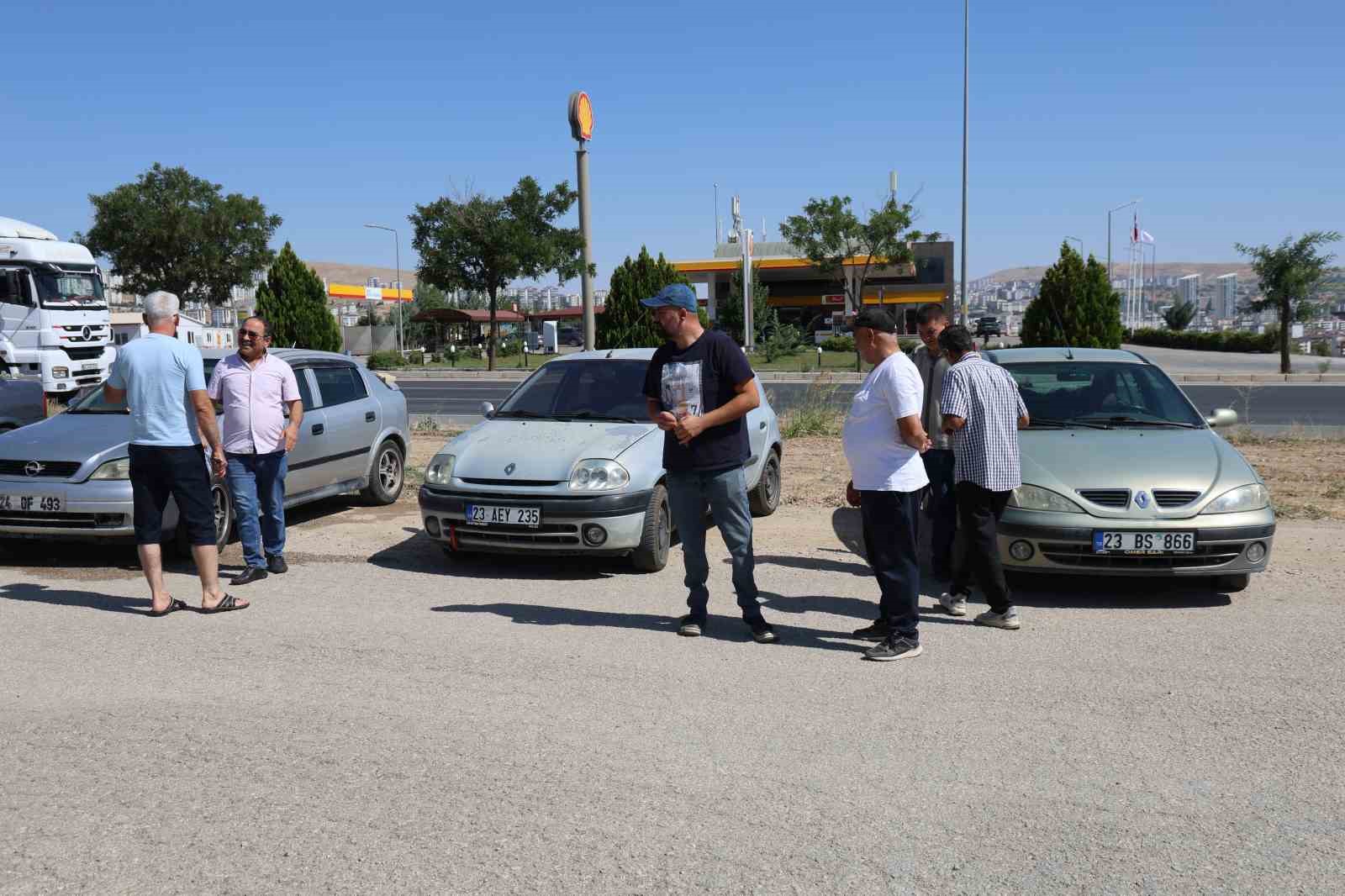 Elazığ ikinci el oto pazarında araç çok, alıcı yok 