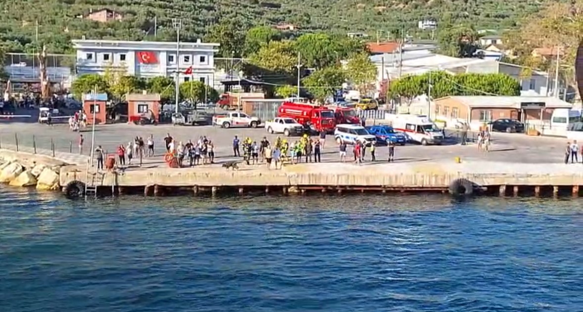 Yangın çıkan feribot Marmara Adası’na yanaştı 