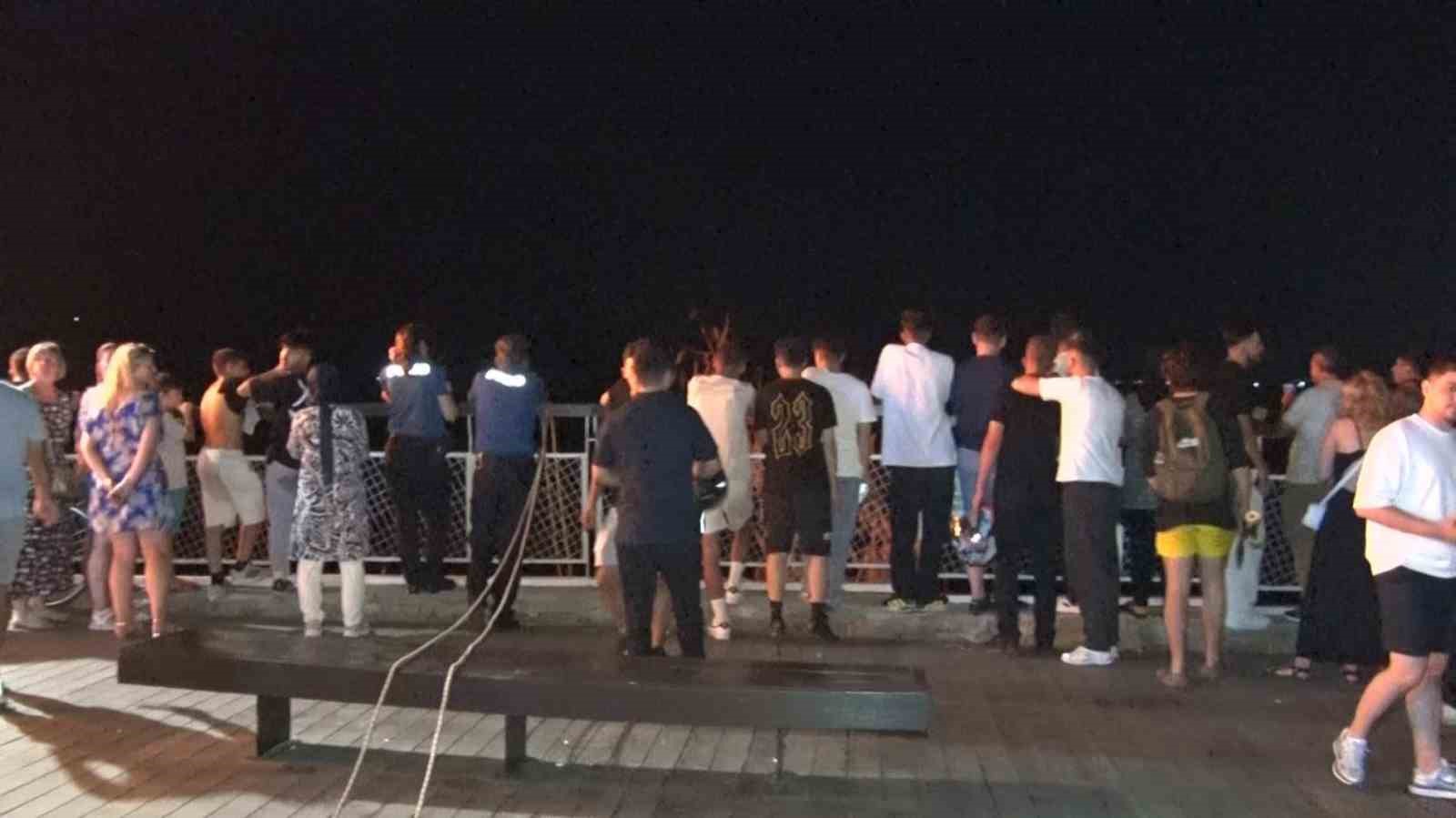Falezlerden yukarı çıkmak isterken yaralanan genç kızı itfaiye kurtardı 