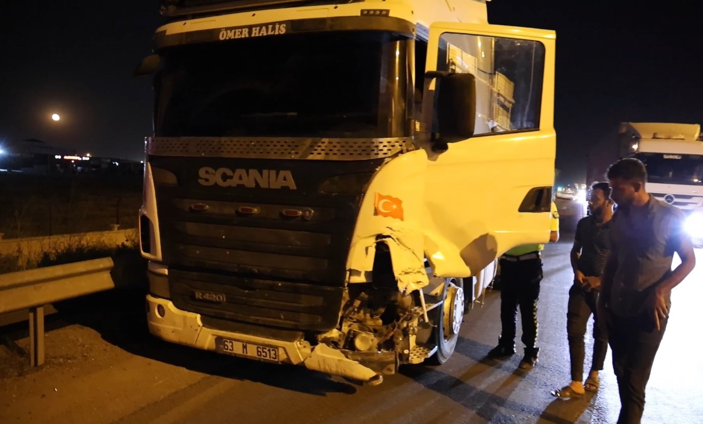Aksaray’da tır ile 2 otomobil çarpıştı: 1 yaralı 