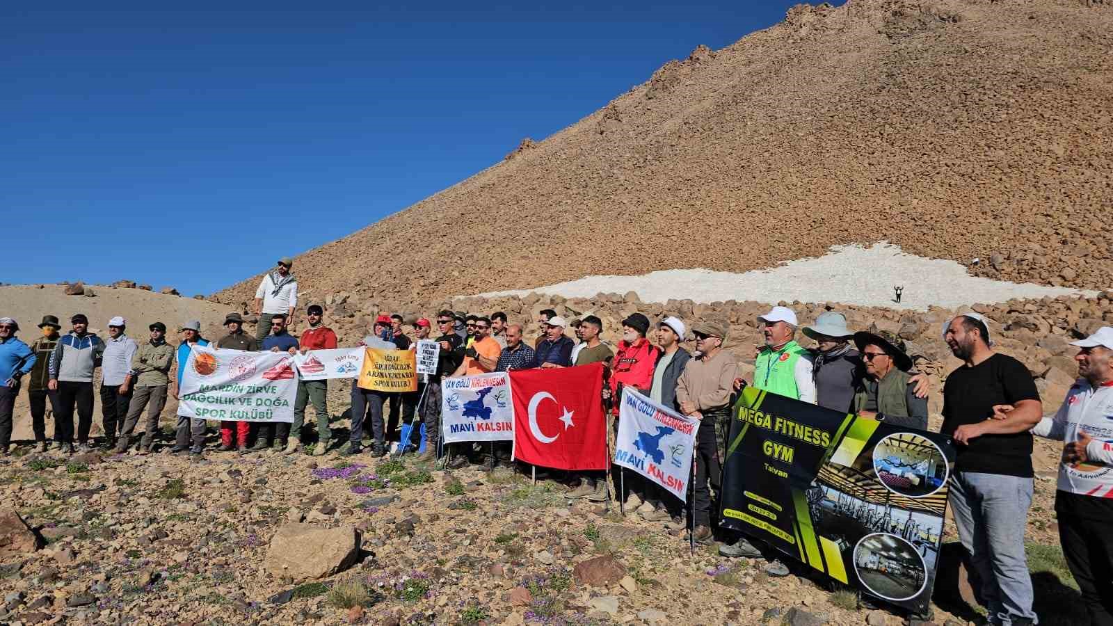 Dağcı Tarık Bünyamin Kaya anısına Süphan Dağı’na tırmanış 