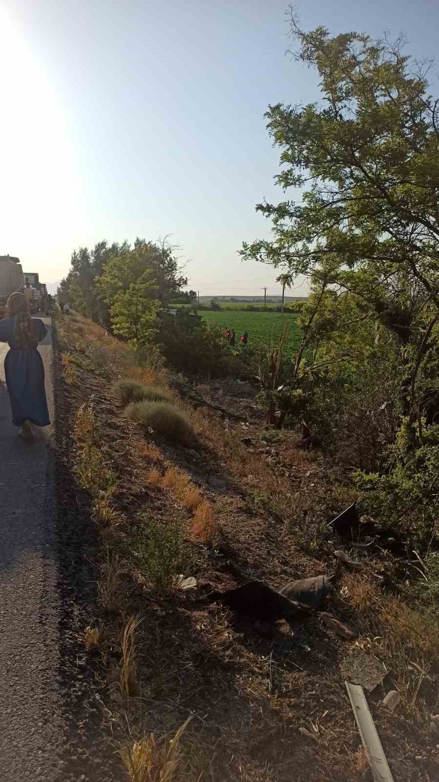 Konya’da yolcu otobüsü yoldan çıkarak ağaçlara çarptı: 7 yaralı 