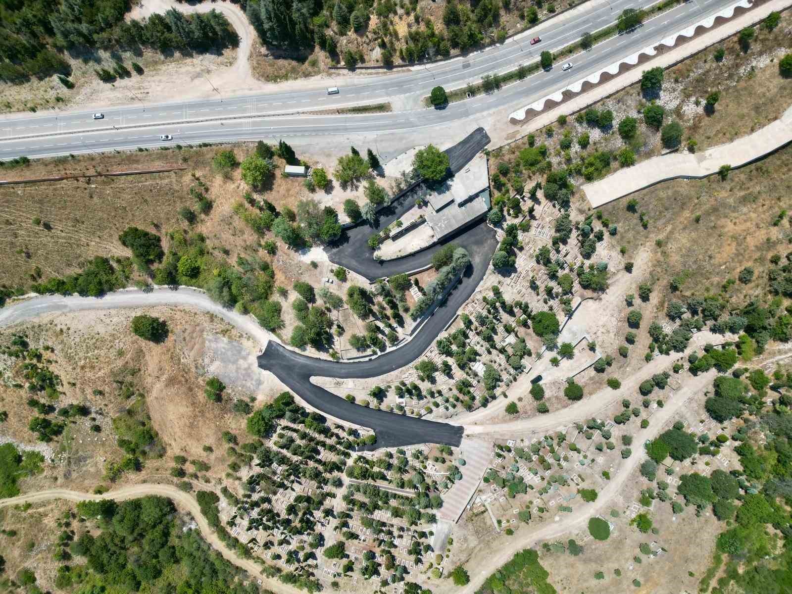 Bilecik şehitlik yolu asfaltla yenilendi 