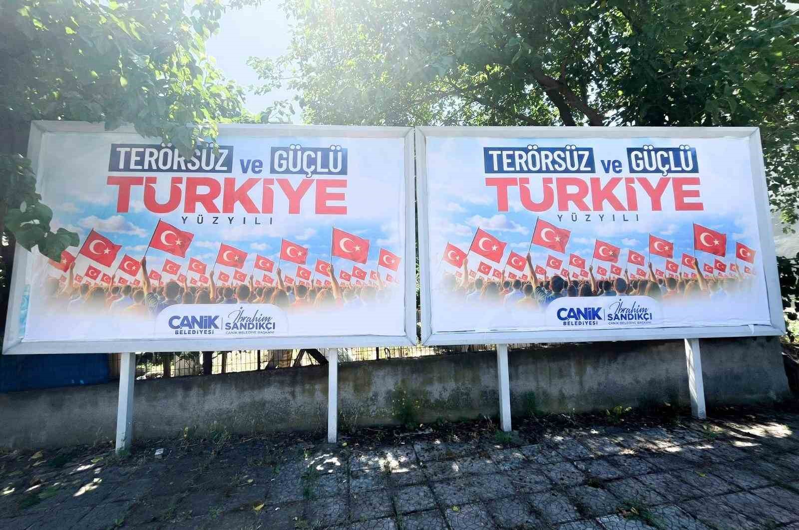 Canik kırmızı-beyaz: Caddeler Türk bayraklarıyla donatıldı 