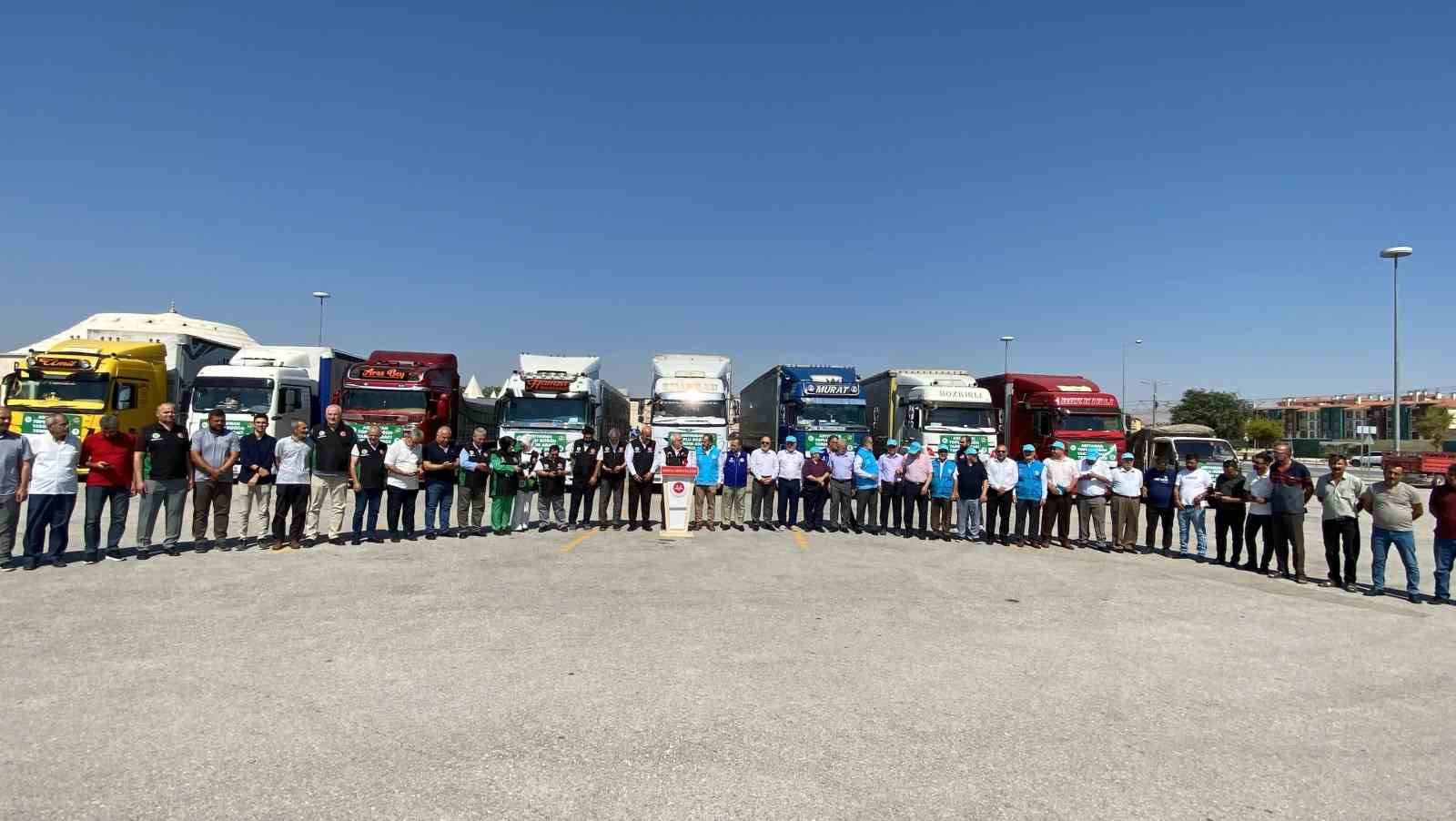 Konya’dan Adıyaman’a 100 çiftin düğünü için çeyiz yardımları tırlarla yola çıktı 