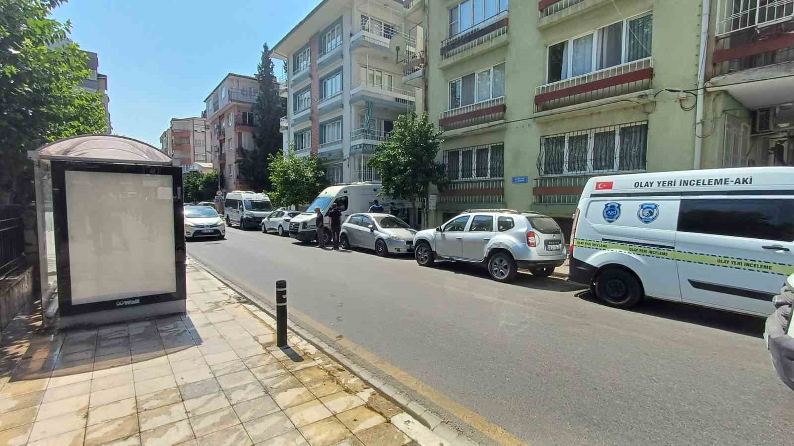Yaşlı adam evinde ölü bulundu 