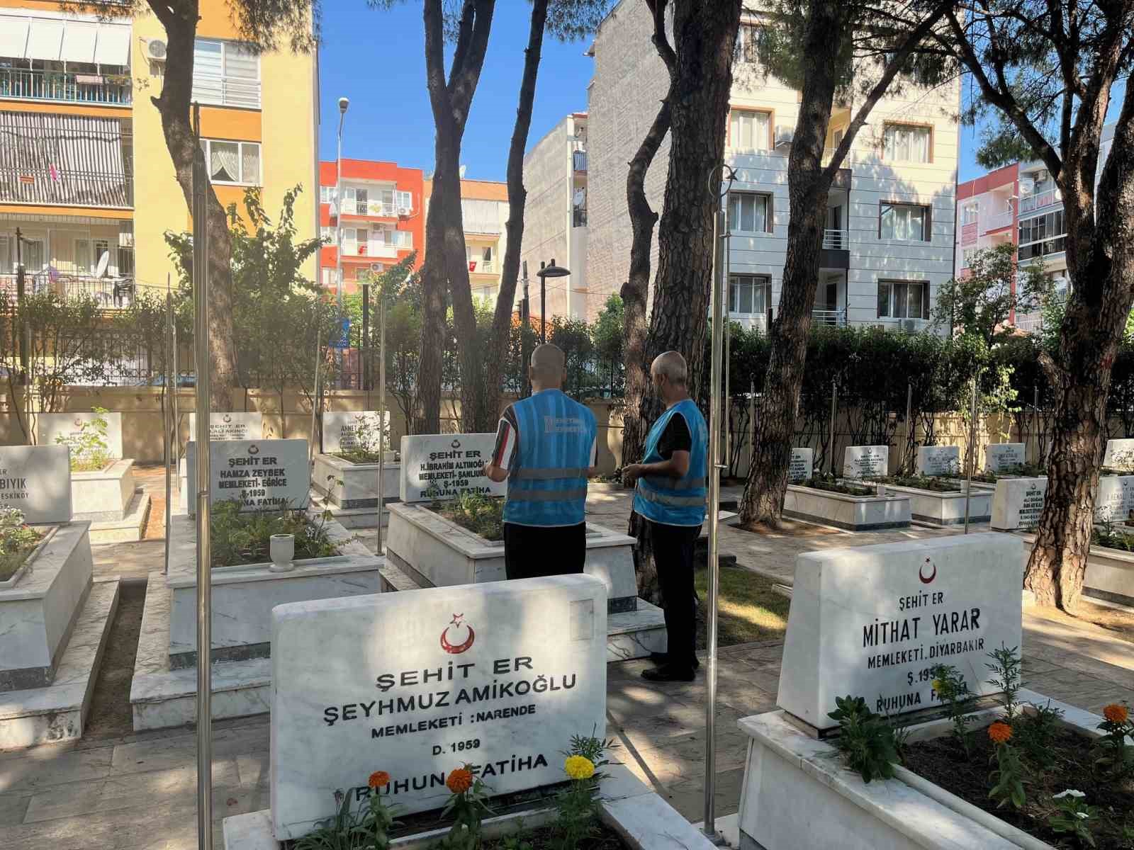 Denetimli Serbestlik yükümlülerinden şehitliğe anlamlı ziyaret 