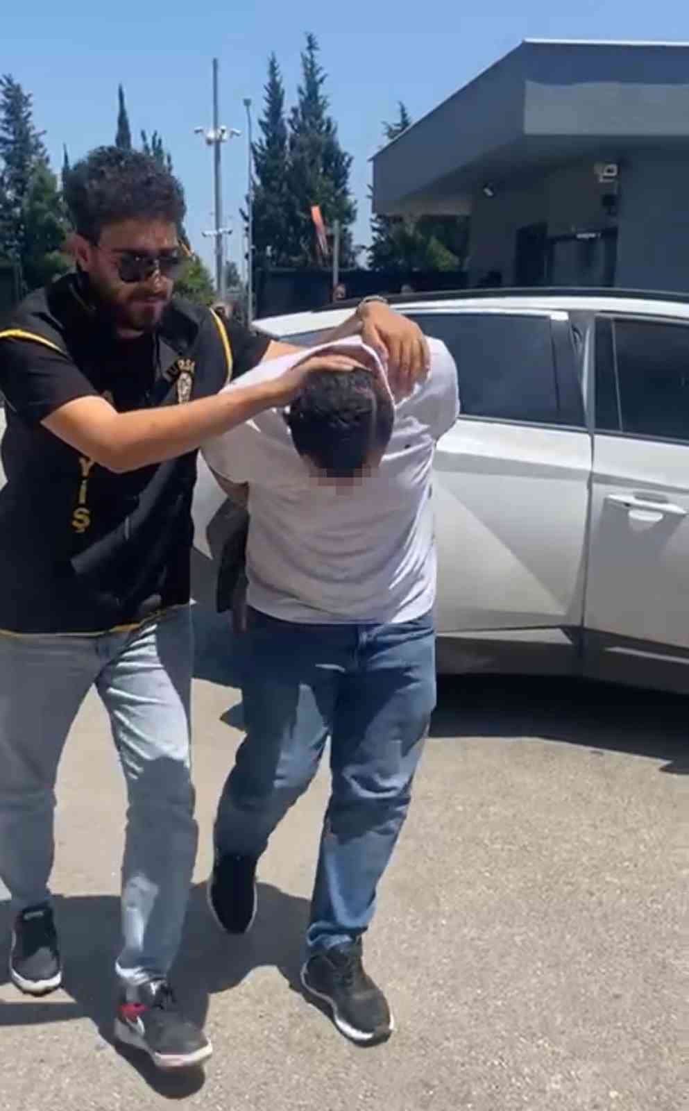 Silah sıkıp story attı, sonu karakolda bitti 