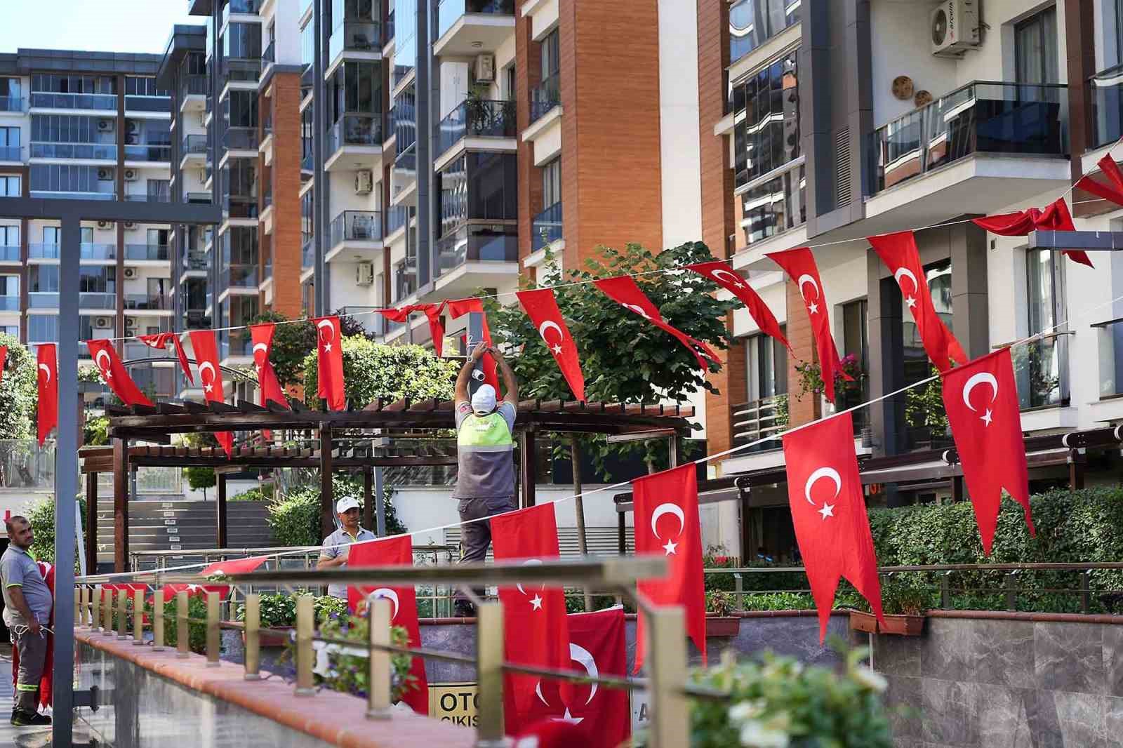 Bahçelievler Türk bayraklarıyla donatıldı 