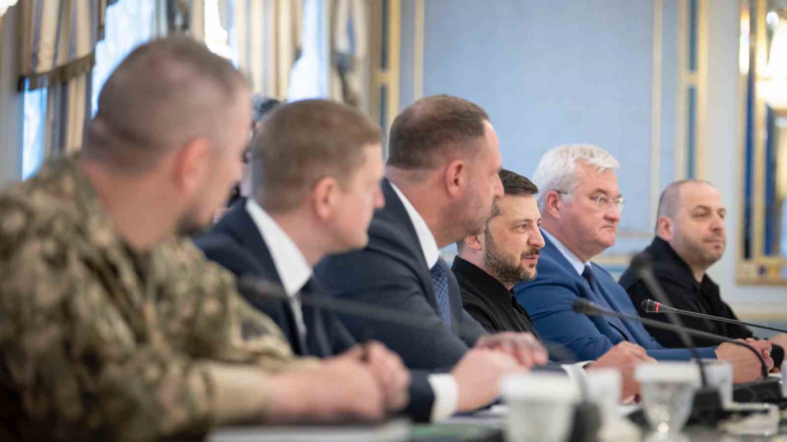 Ukrayna Devlet Başkanı Zelenskiy, Trump’ın Temsilcisi Kellogg ile bir araya geldi 