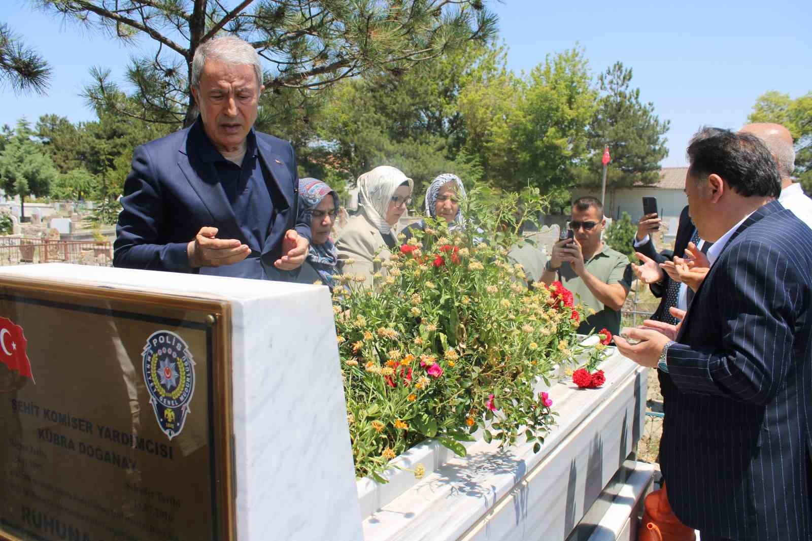 Hulusi Akar: 