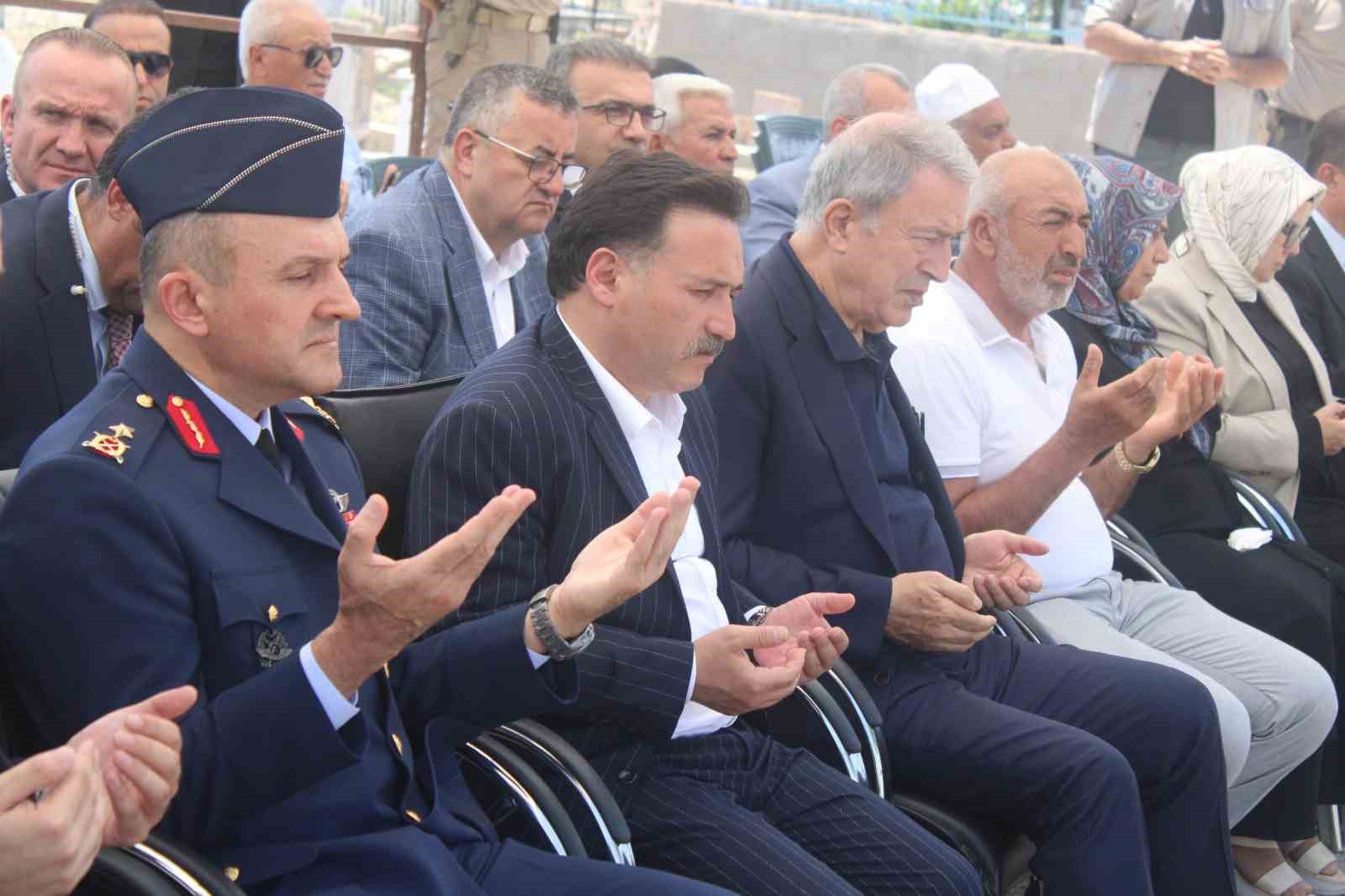Hulusi Akar: 