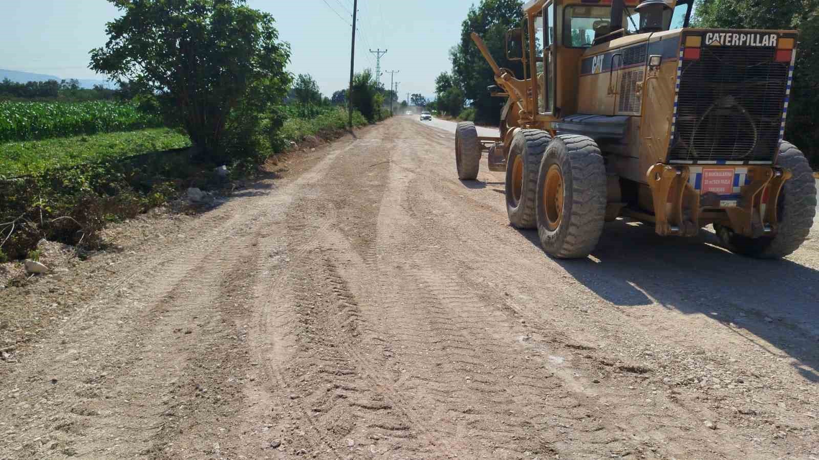 Fen işleri yama ve reglaj çalışmalarını sürdürdü 