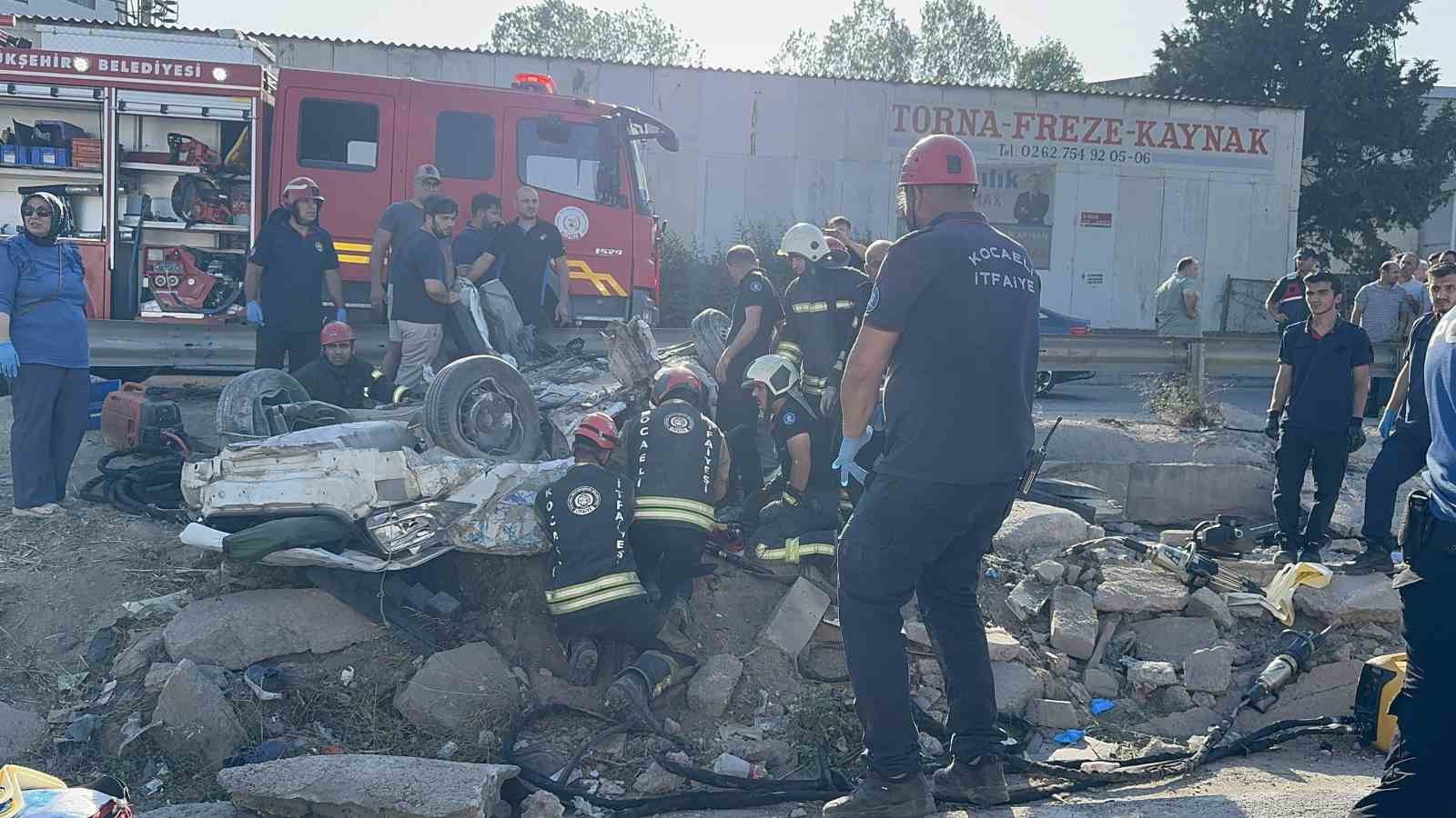 Kocaeli’de korkunç kaza: 5 kişi hayatını kaybetti 