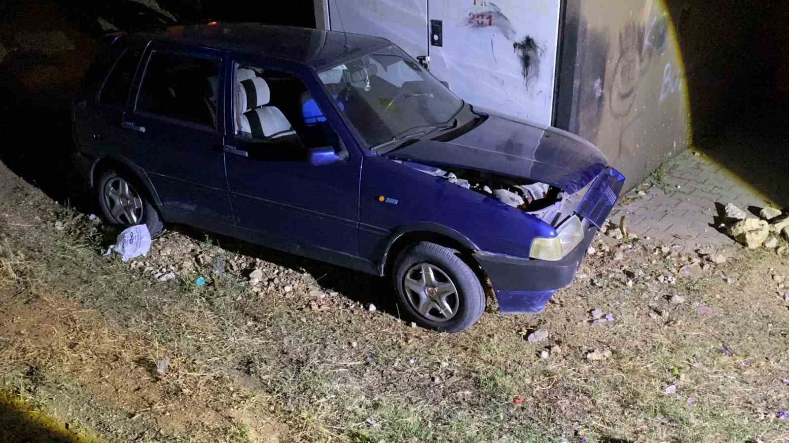 Otomobil şarampole uçup trafoya çarptı: Kazayı burnu bile kanamadan atlattı 
