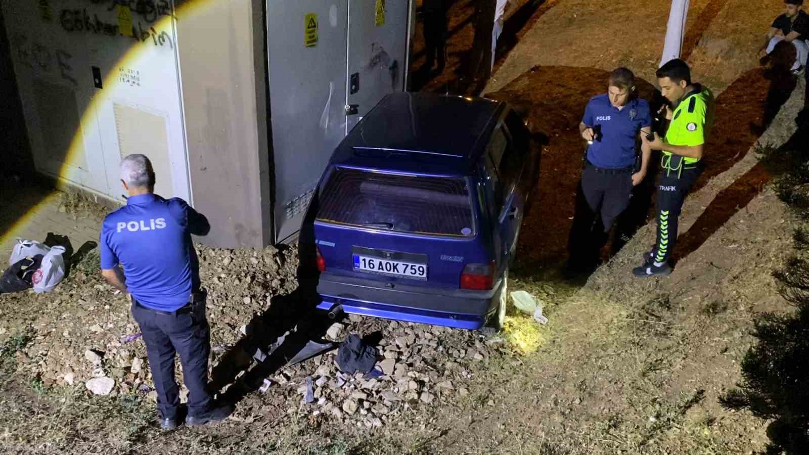 Otomobil şarampole uçup trafoya çarptı: Kazayı burnu bile kanamadan atlattı 