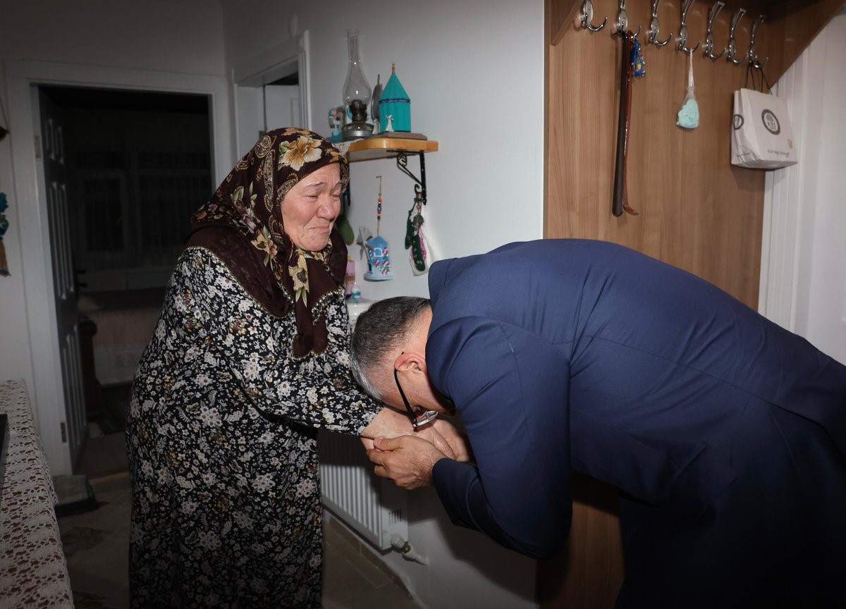 Çalışma ve Sosyal Güvenlik Bakanı Işıkhan, 15 Temmuz şehidi Yakup Kozan’ın ailesini ziyaret etti 