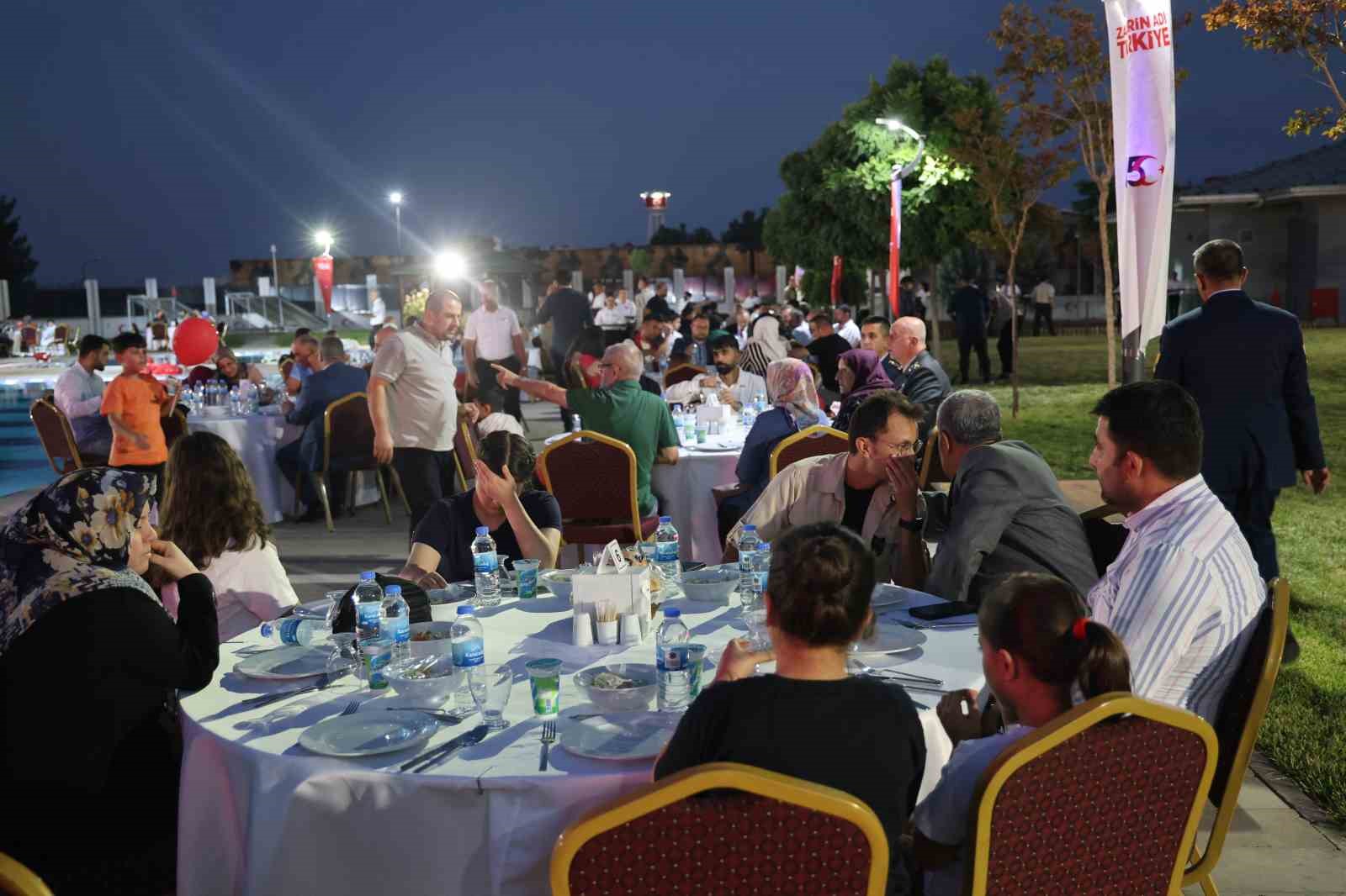 Diyarbakır Valisi Zorluoğlu, şehit yakınları ve gazilerle bir araya geldi 
