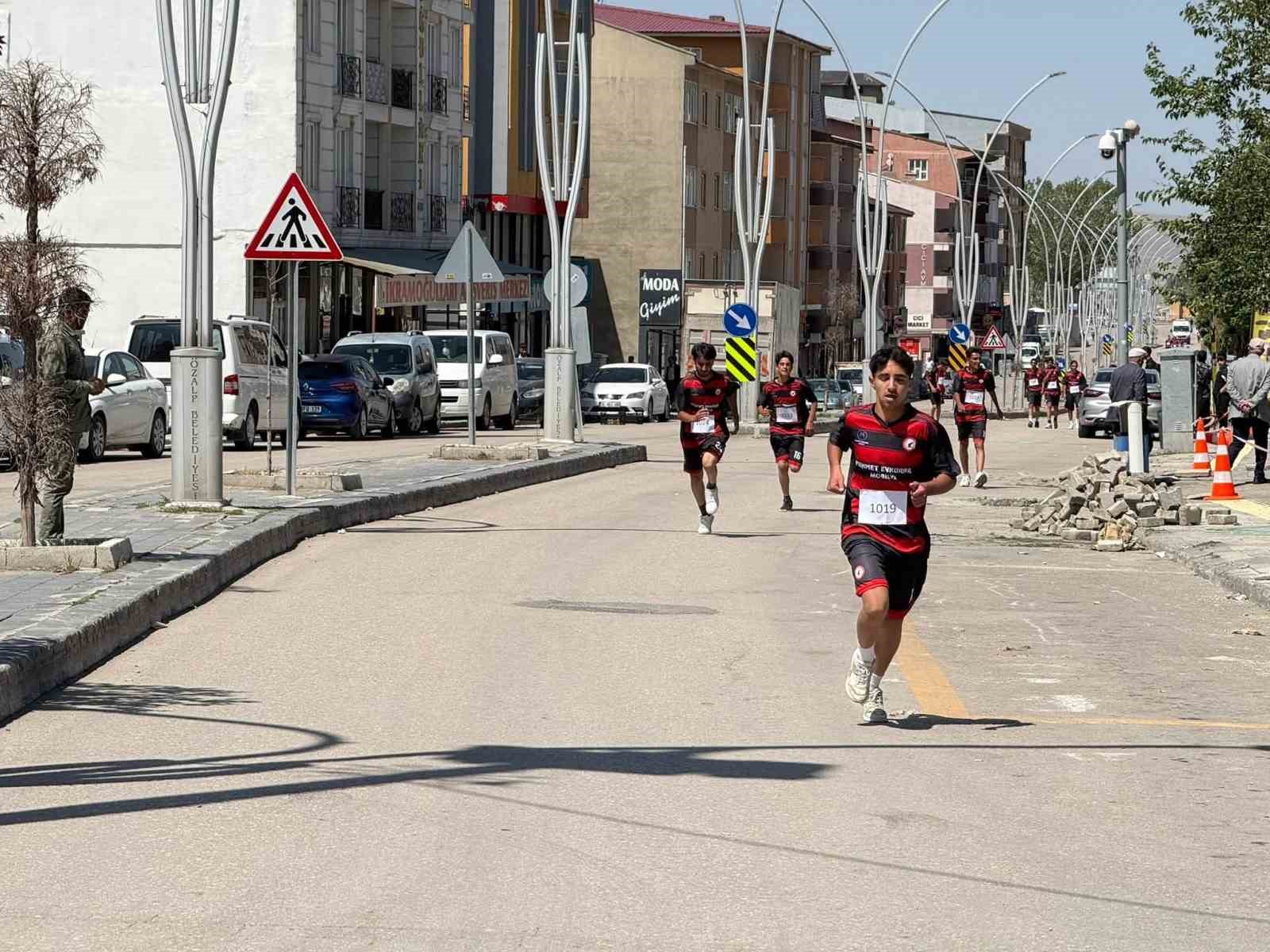 Özalp’te 15 Temmuz Gençlik Koşusu yapıldı 