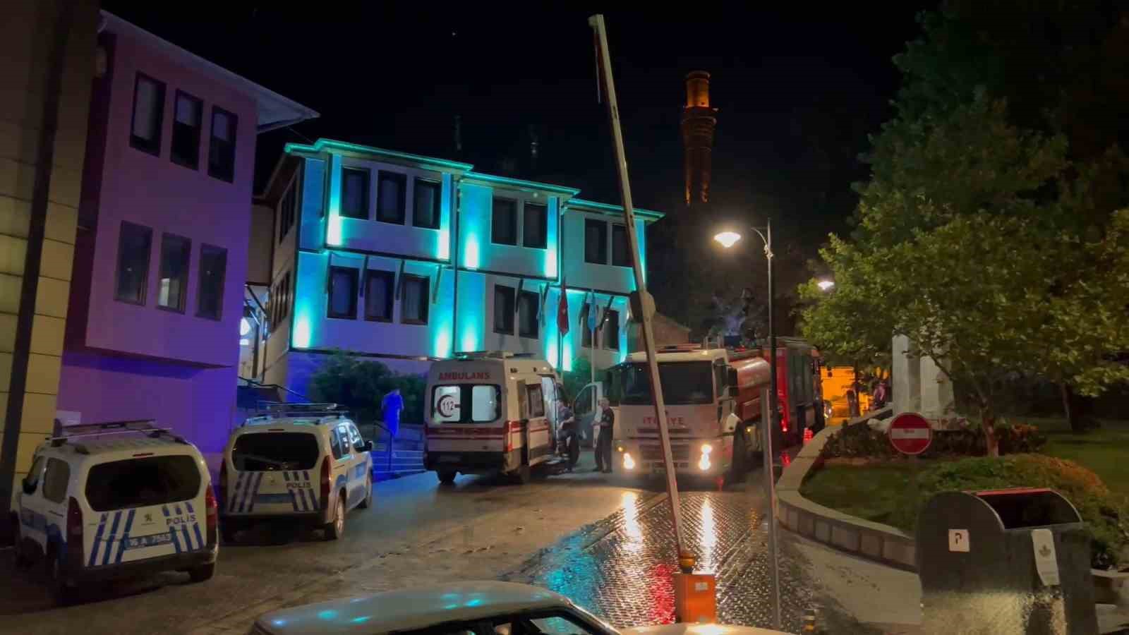 Bursa’da tarihi çay bahçesi alevlere teslim oldu 