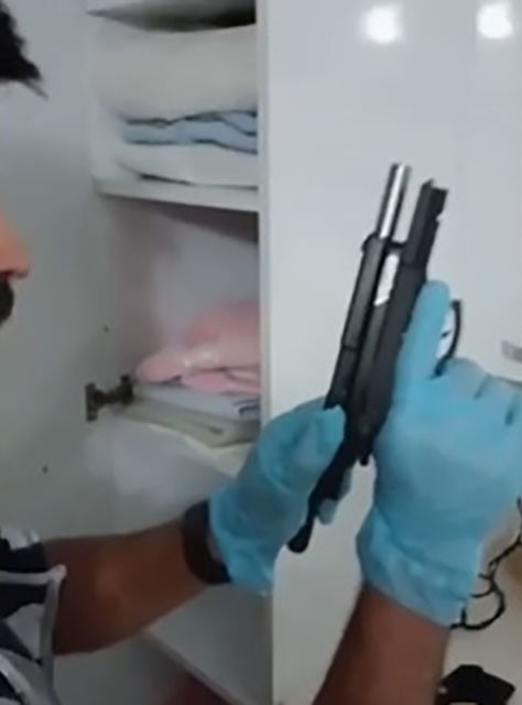İzmir’de silah ticareti operasyonu: Gizli bölmelerde ele geçirildi 