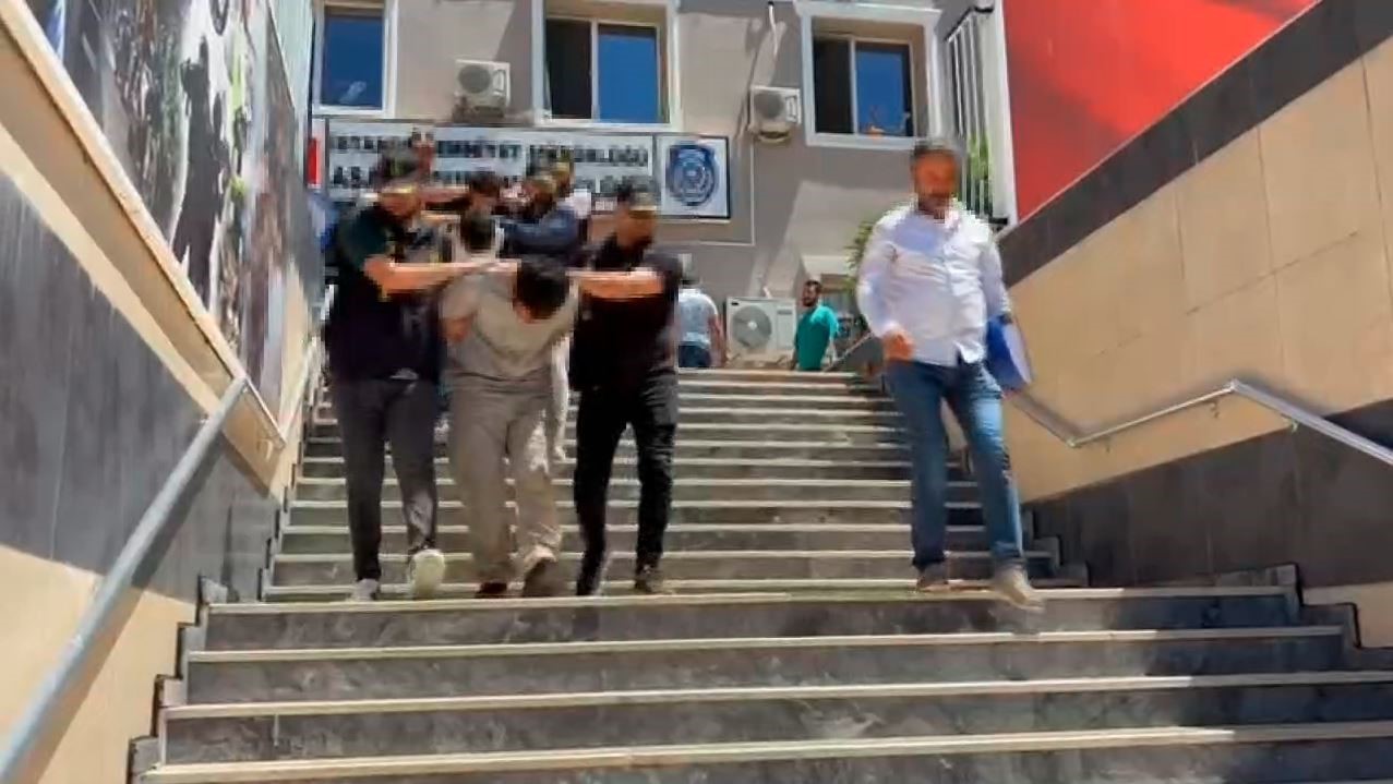 Esenyurt’ta silahla bir kişiye ve iş yerine ateş eden 6 şüpheli tutuklandı 