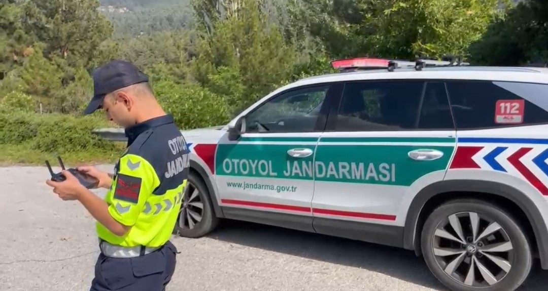 Dronlu trafik uygulamasında 730 bin 944 lira cezai işlem uygulandı 