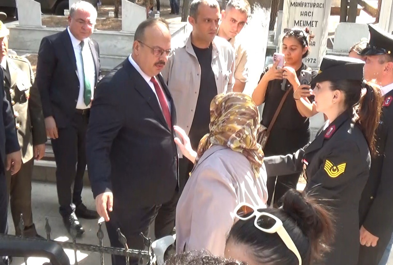 Oğlunun mezarına sarılamayan şehit annesi Şengüroğlu: 