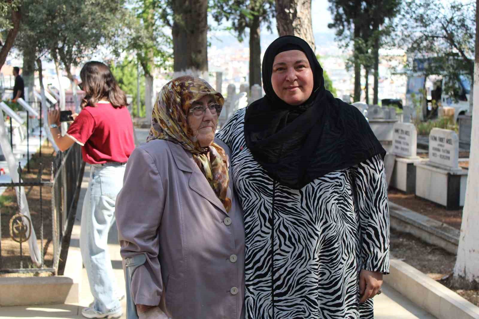 Oğlunun mezarına sarılamayan şehit annesi Şengüroğlu: 