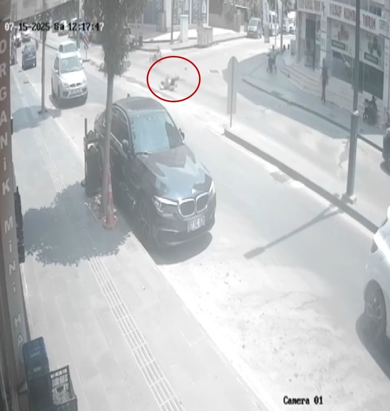 Serik’te motosiklet ile bisiklet çarpıştı: 2 kişi yaralandı 