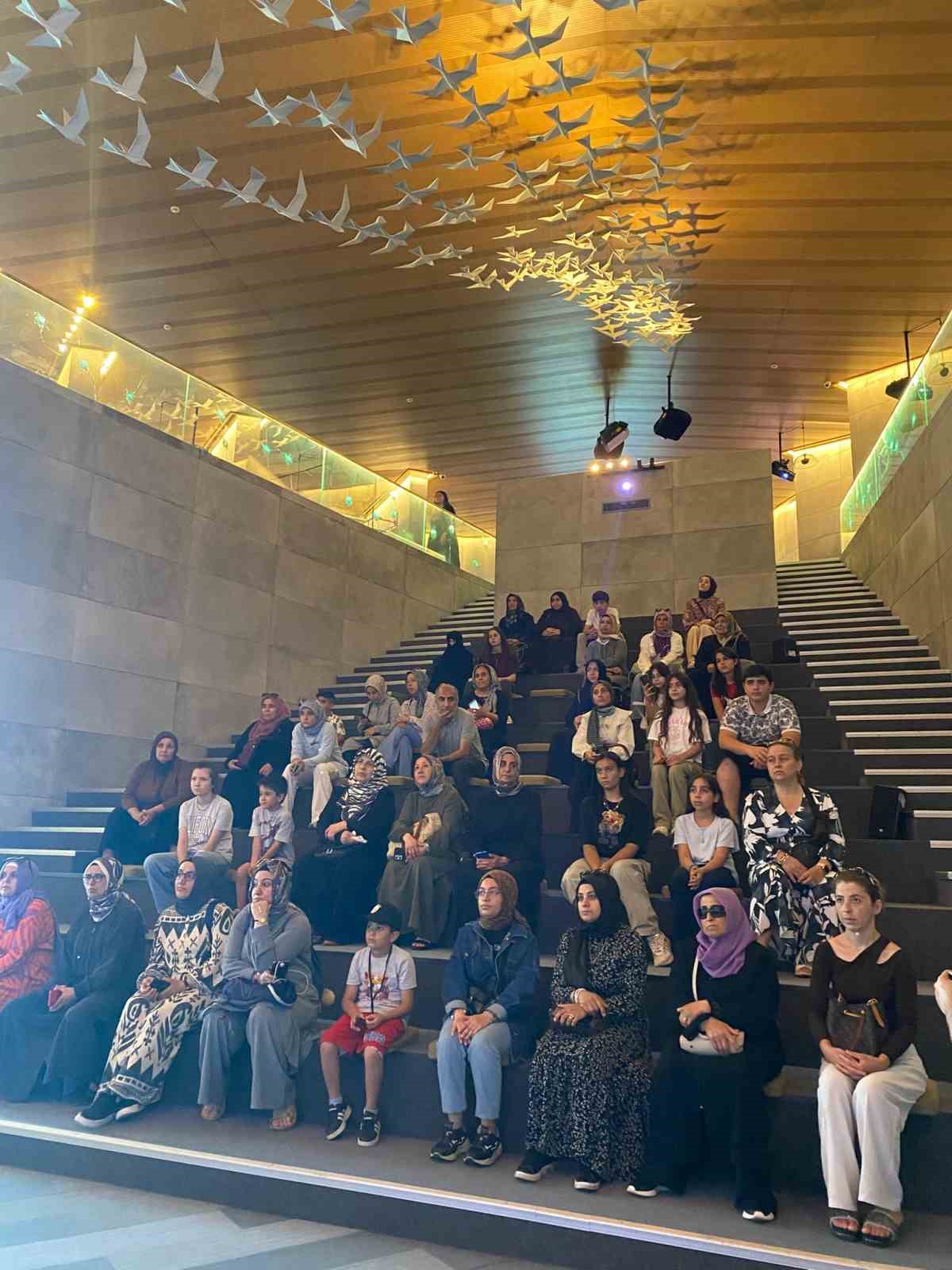 Esenyurt Belediyesi, vatandaşları 15 Temmuz Hafıza Müzesi’ne götürdü 