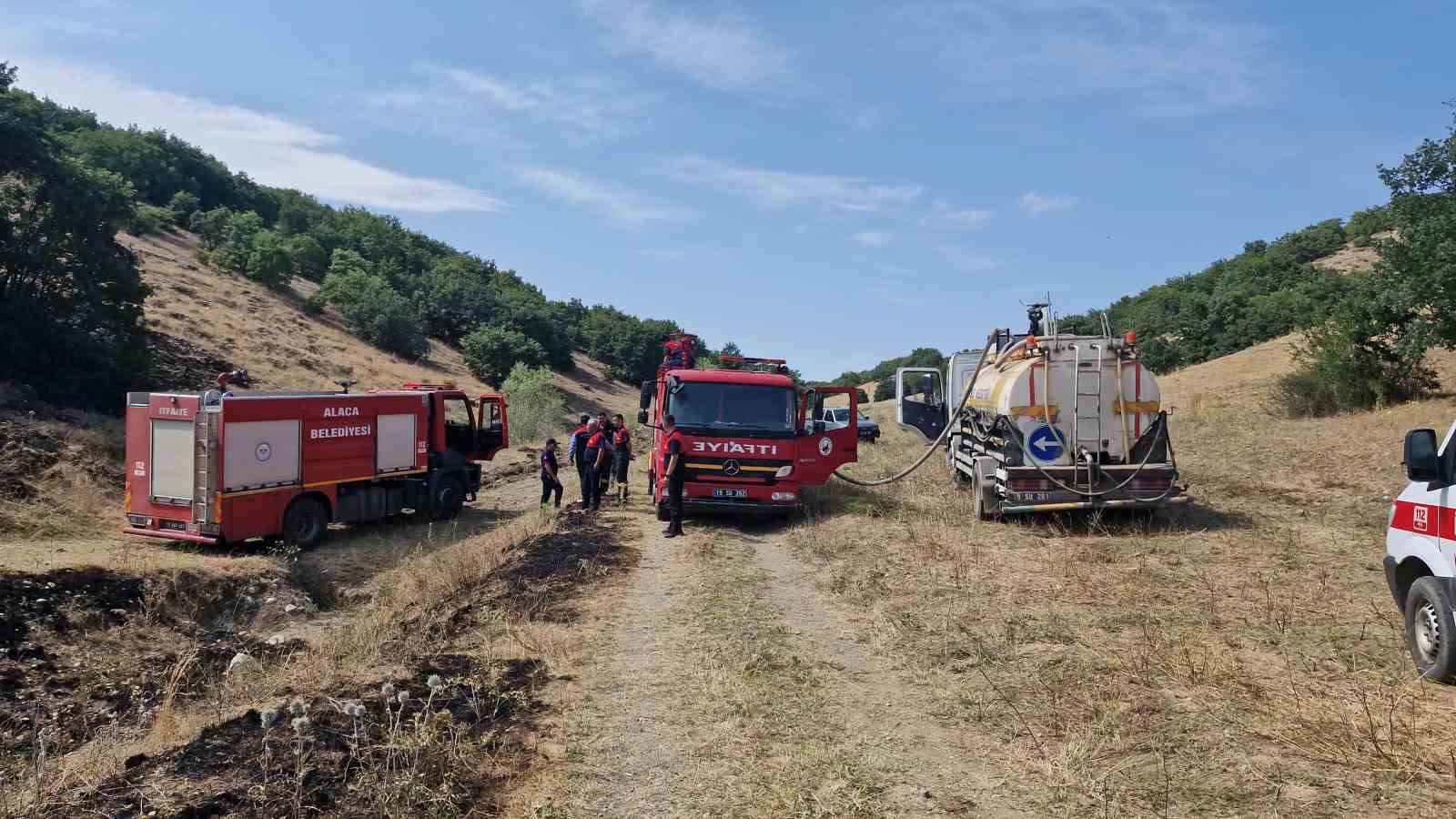 Çorum’da tarlada çıkan yangında 200 dönüm ekili arazi kül oldu 