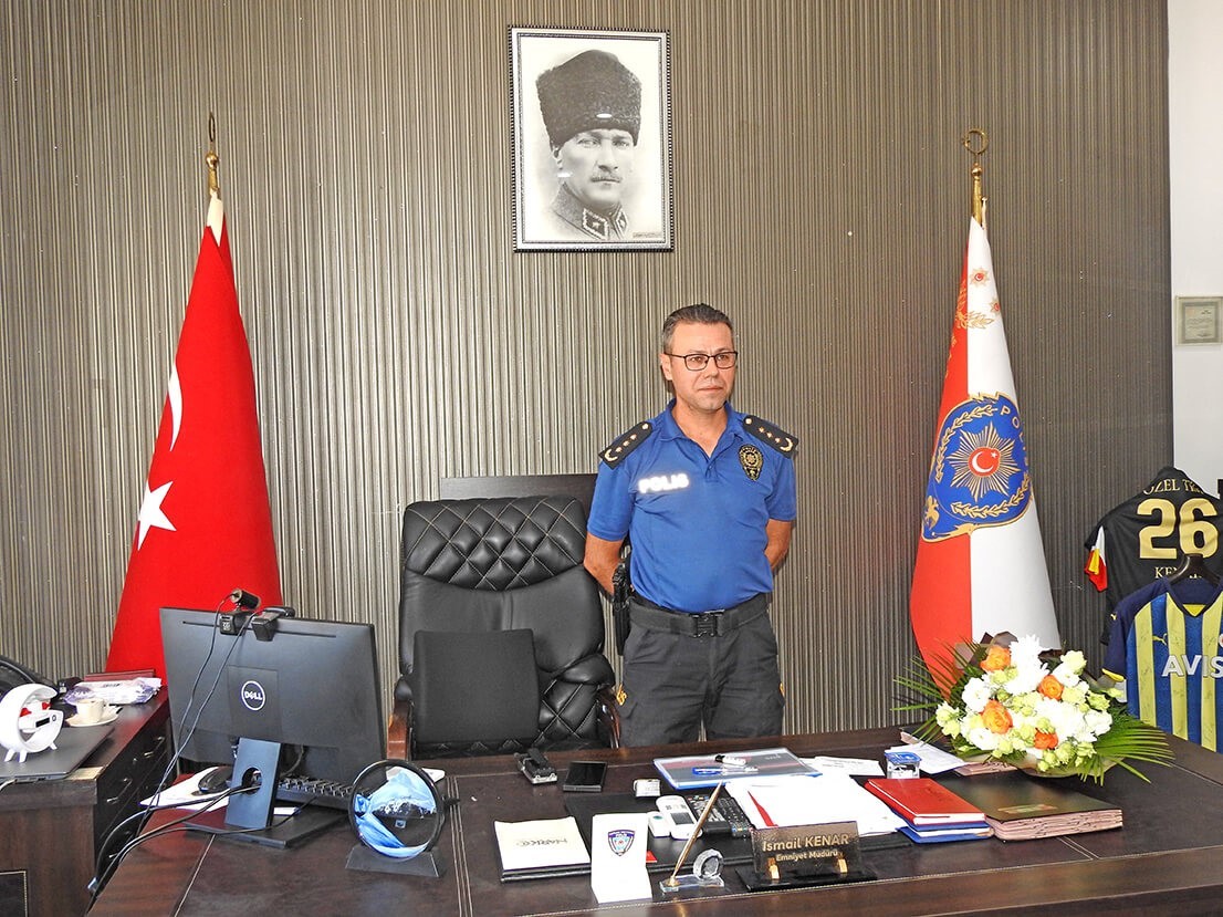 Çeşmeli gazetecilerden Emniyet Müdürü Kenar’a ziyaret 