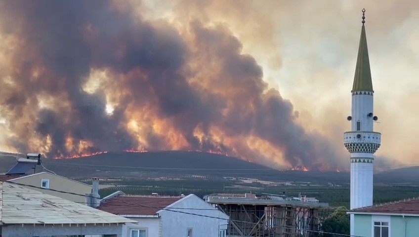 Tekirdağ’daki orman yangını tarım arazilerine sıçradı: 2 mahalle tahliye edildi