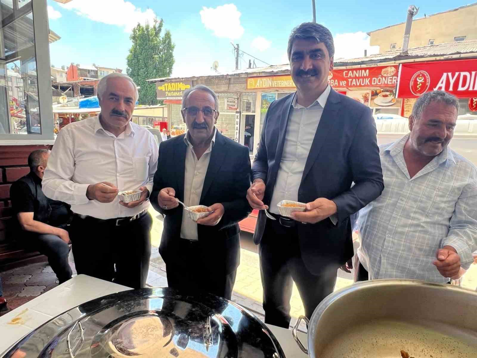 Aşkale’de aşure ikramına yoğun ilgi 
