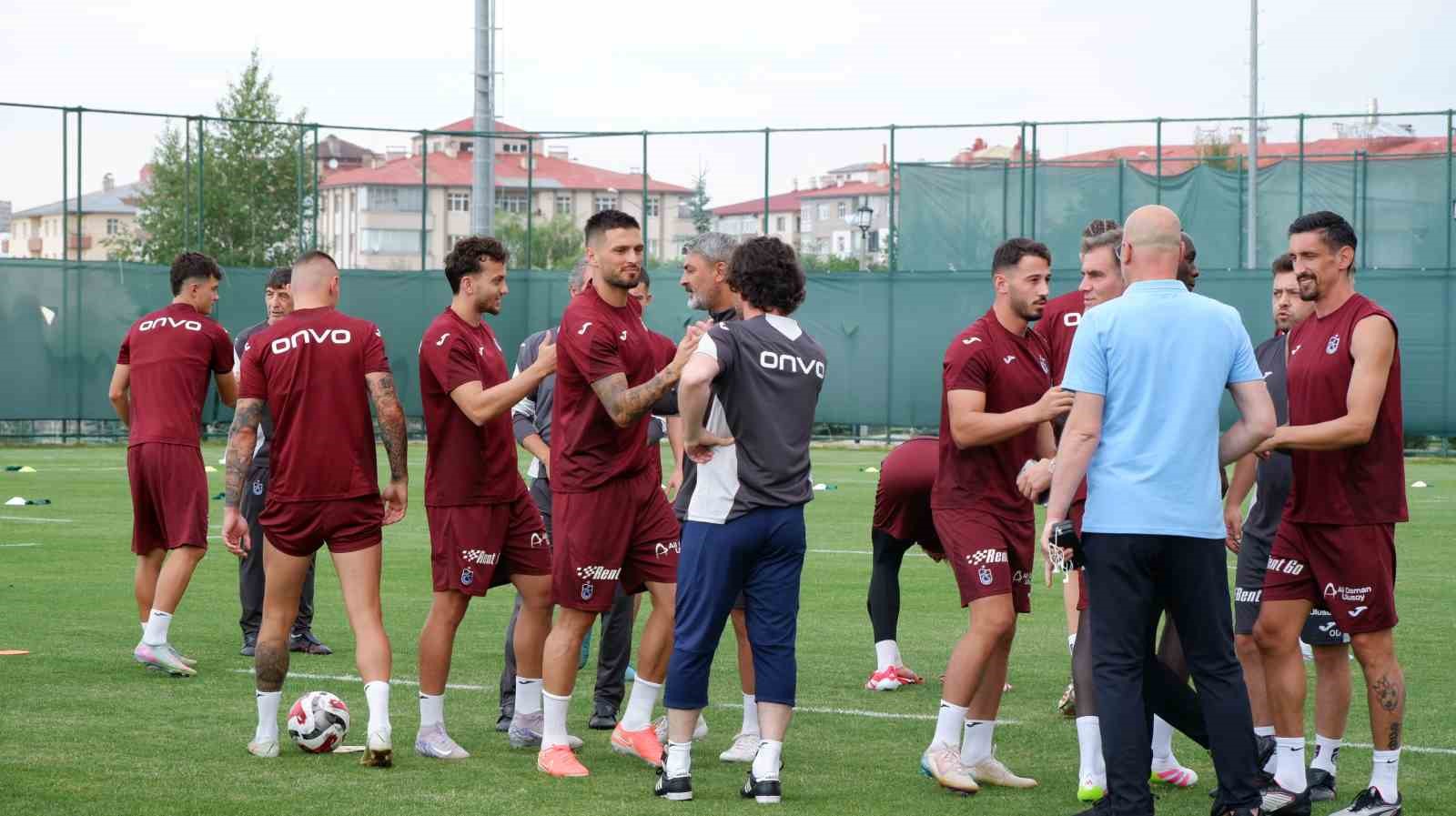 Trabzonspor’un Erzurum kampı başladı 