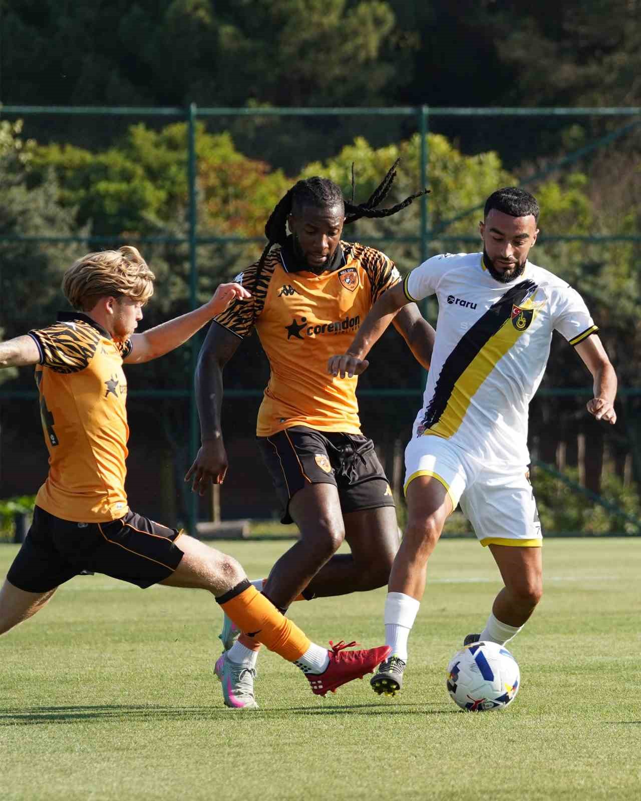 Hull City ile İstanbulspor, hazırlık maçında karşılaştı 