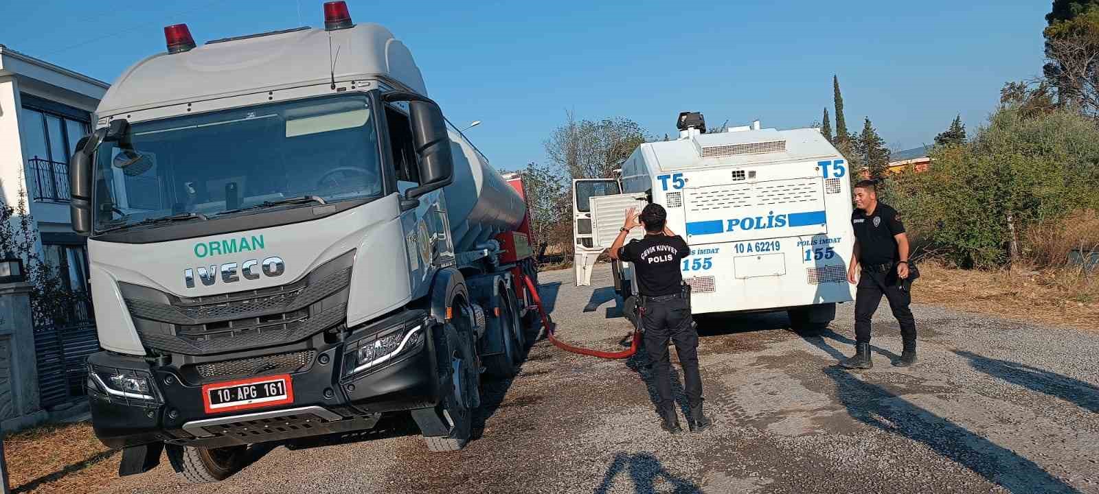 Edremit’te tarım arazisinde çıkan yangın korkuttu 