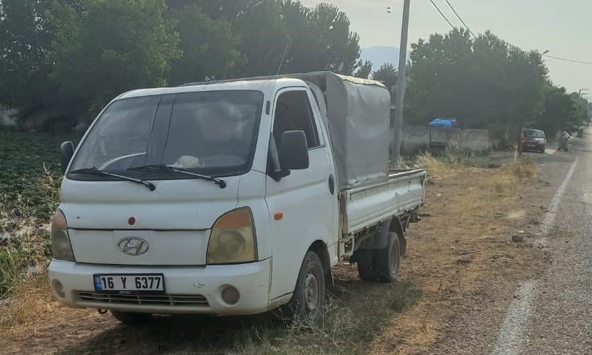 Seyir halindeki kamyonetten düşerek ağır yaralandı 