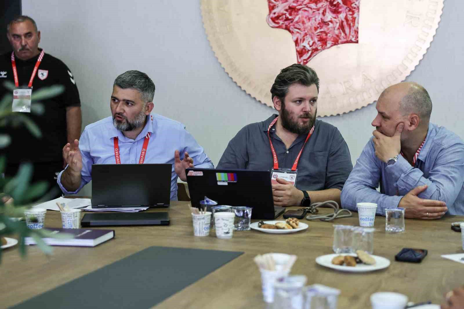 UEFA yetkilileri, Samsunspor’un stadını inceledi 