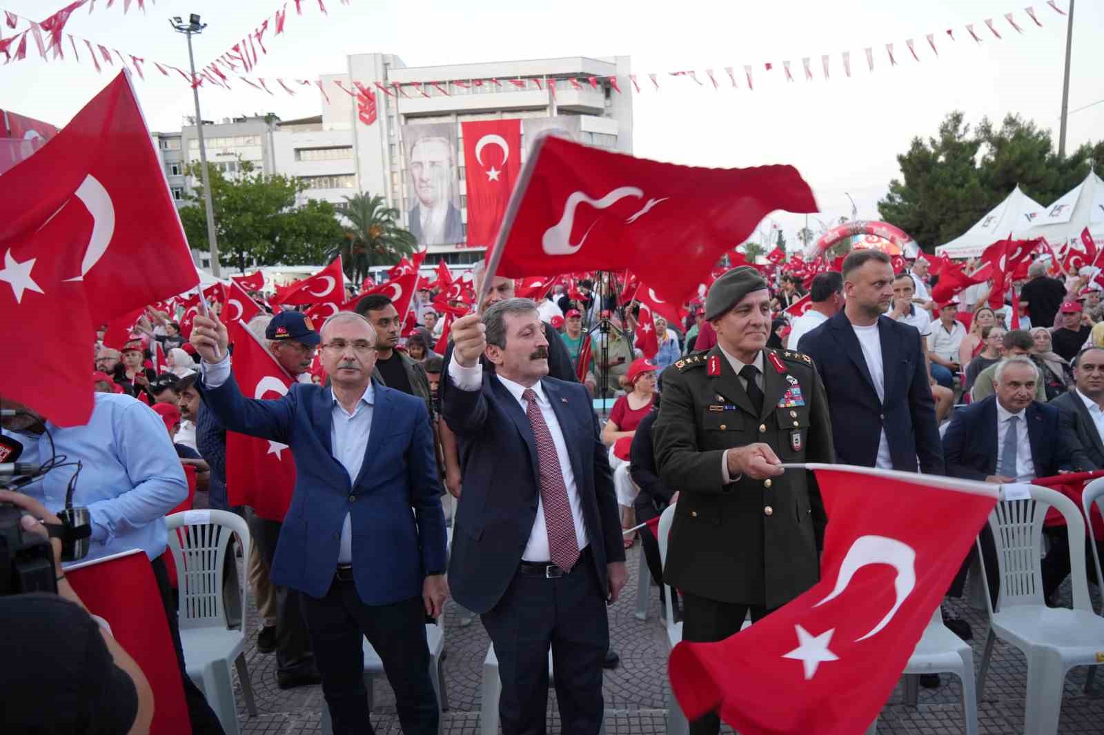 Gazi Tümgeneral Ala: 
