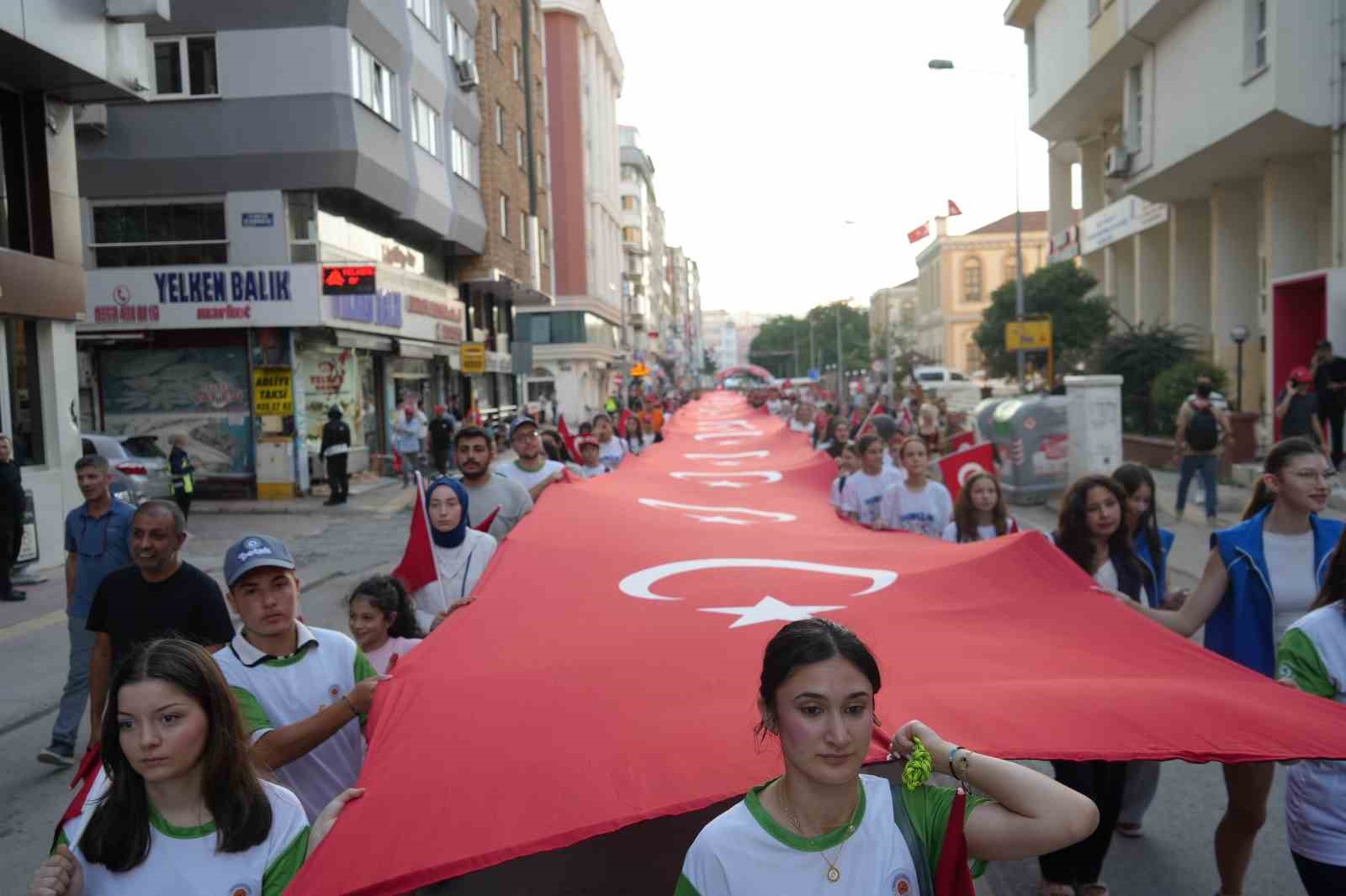 Gazi Tümgeneral Ala: 