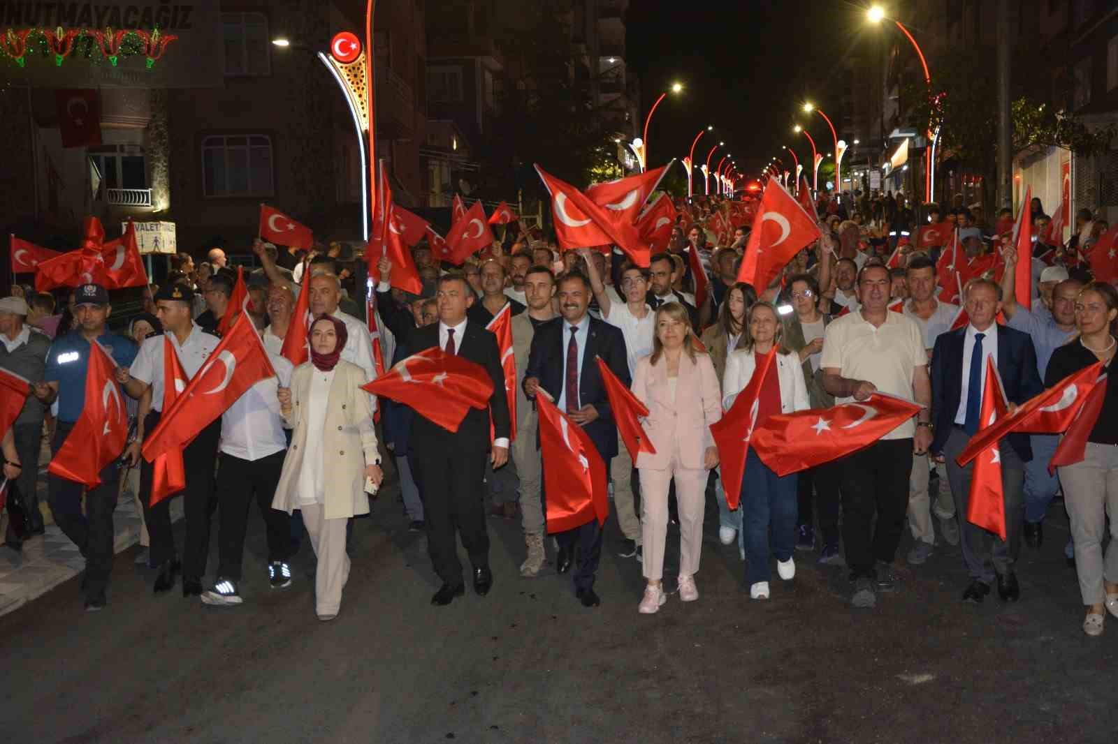 Demirci’de demokrasi nöbeti 