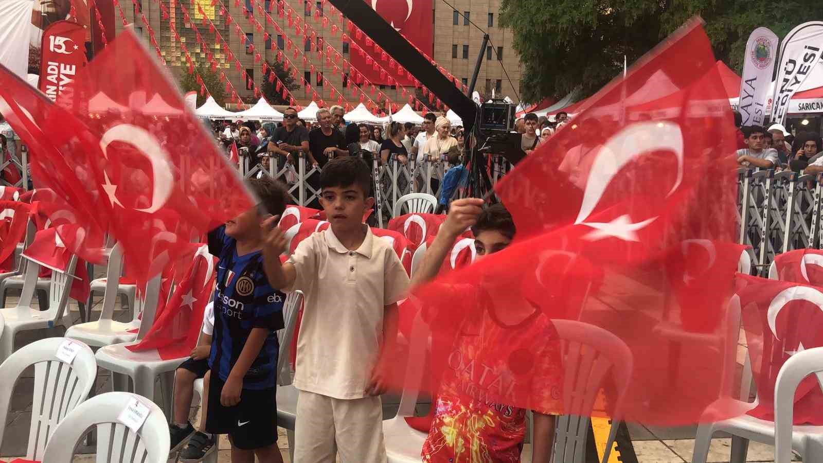 Valilik Meydanı’nda 15 Temmuz anma programı gerçekleştirildi 