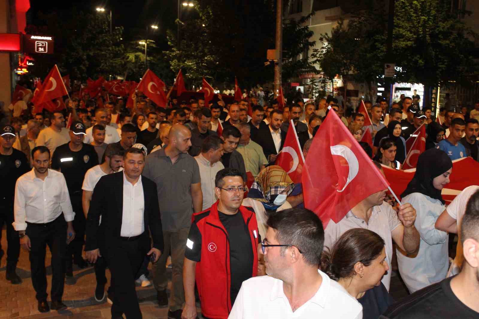 Siirt’te 15 Temmuz kortej yürüyüşü ve anma programı düzenlendi 