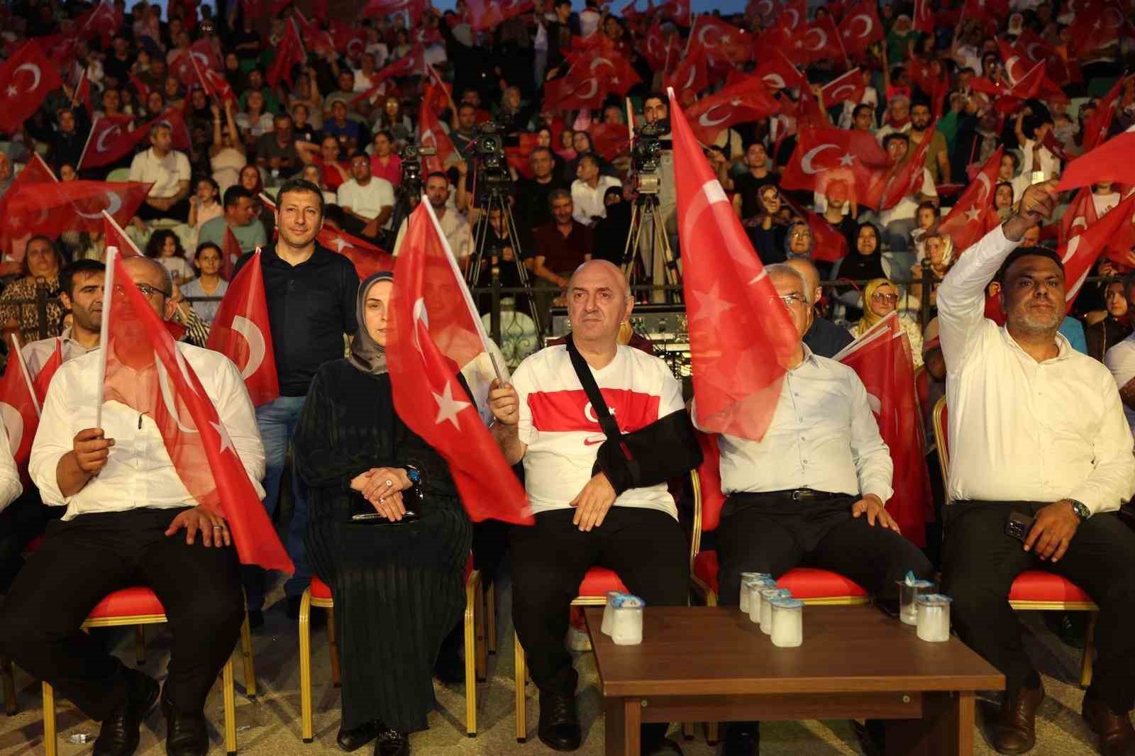 Kolundan vurulmuştu, raporlu olmasına rağmen 15 Temmuz’u unutmadı 